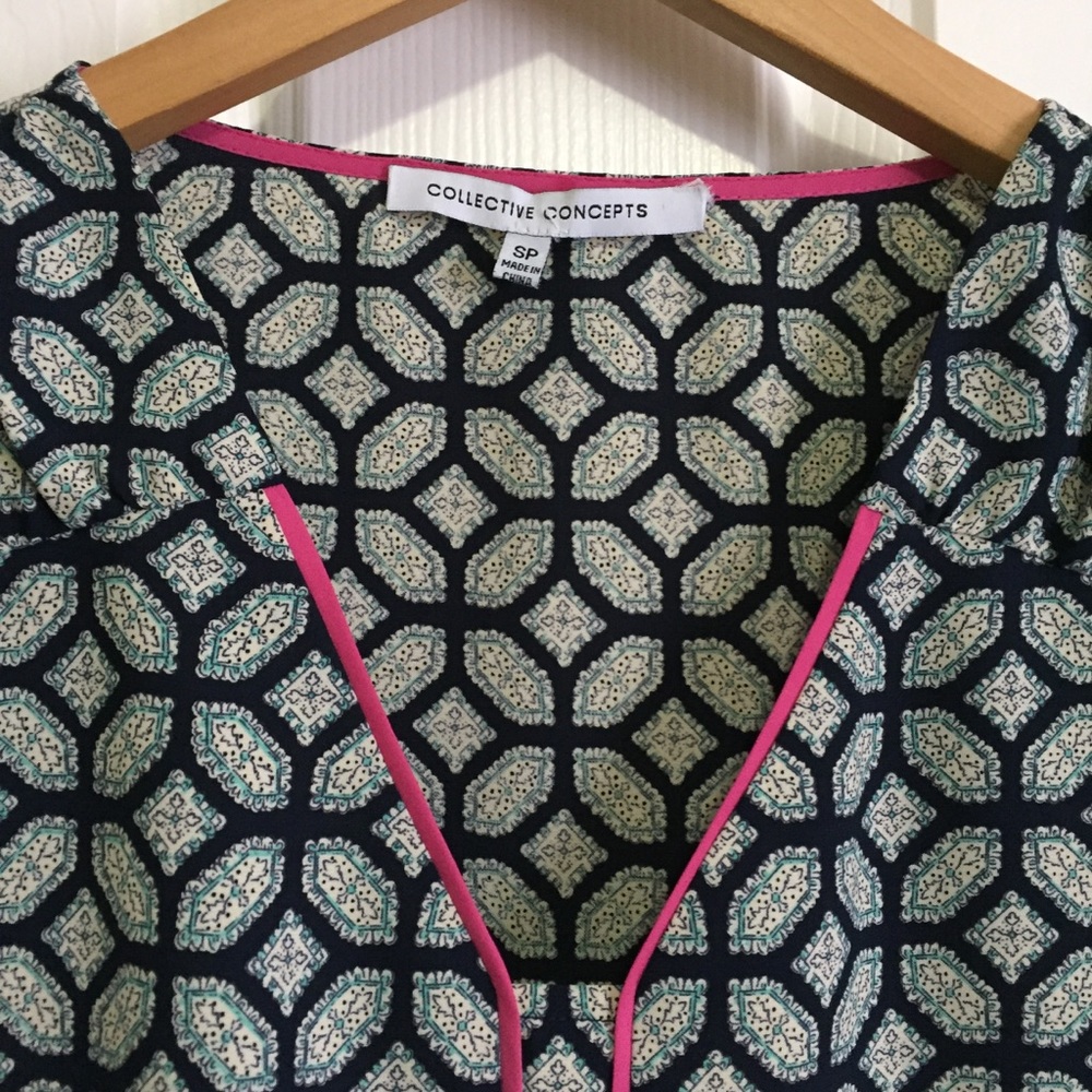π Stitchfix printed blouse - Picture 4 of 7